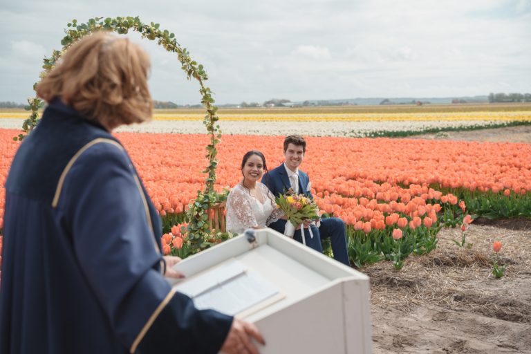 Trouwen tussen de tulpen